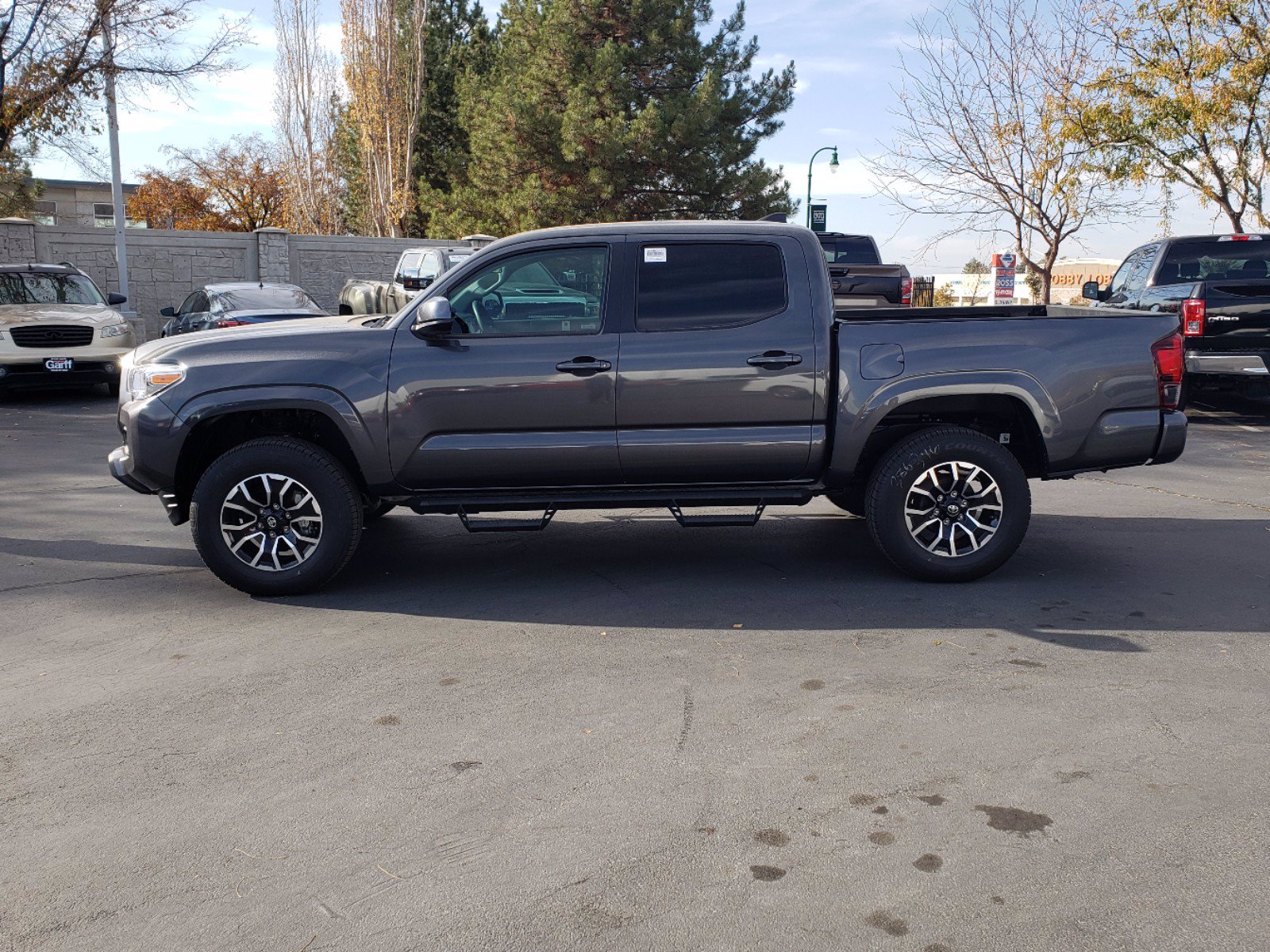 Pre-Owned 2019 Toyota Tacoma 4WD SR5 DOUBLE CAB 5' BED V6 AT Crew Cab ...